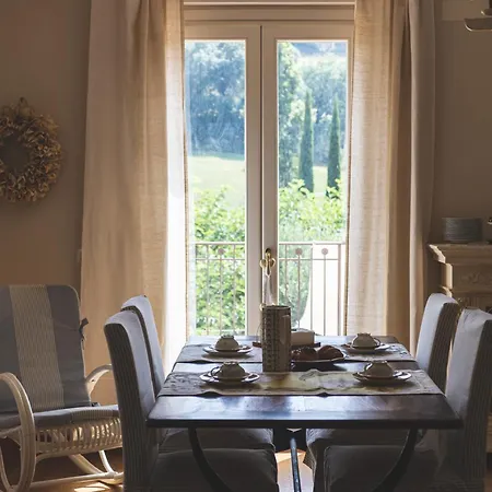 Mariposa Bed & Breakfast